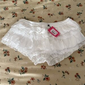 Edikted white ruffle bloomer skirt
